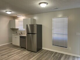 357 E Main St, Unit 1 in Falkville, AL - Building Photo