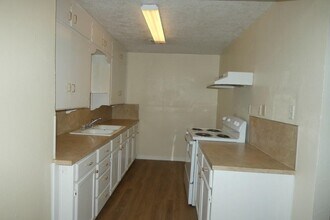 2211 NW Crosby Ave in Lawton, OK - Building Photo - Building Photo