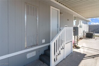 6155 E Carey Ave in Las Vegas, NV - Building Photo - Building Photo