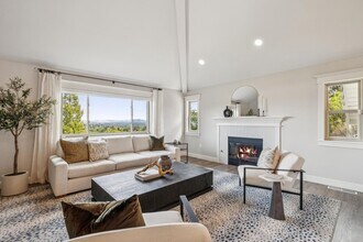 1019 Silverhill Dr in Lafayette, CA - Building Photo - Building Photo