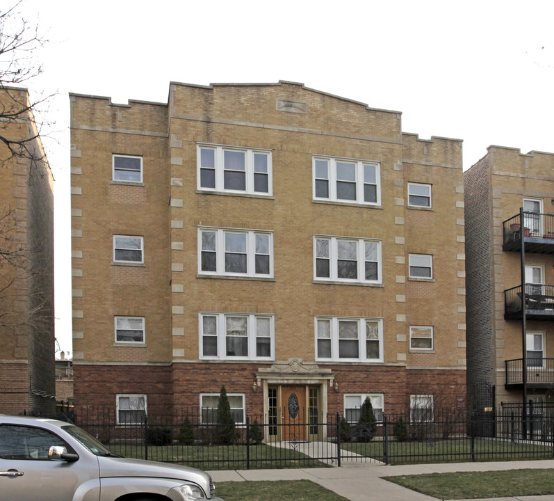 6115-6117 N Claremont Ave in Chicago, IL - Building Photo