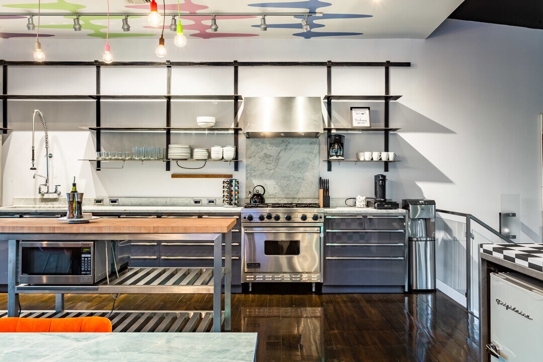 2105 Riverview St in Austin, TX - Building Photo
