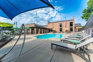 Township 28 in Springfield, MO - Building Photo