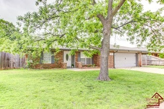 303 SW 72nd St in Lawton, OK - Building Photo - Building Photo