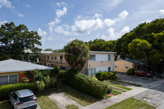 2150 SW 26th St in Miami, FL - Building Photo - Building Photo