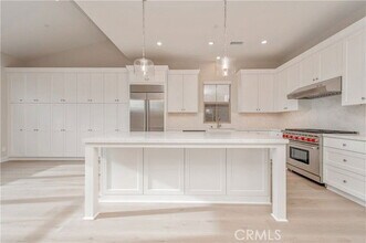 128 Rimstone in Irvine, CA - Building Photo - Building Photo