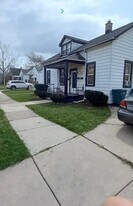 957 Park Ave, Unit 2 in Lincoln Park, MI - Building Photo