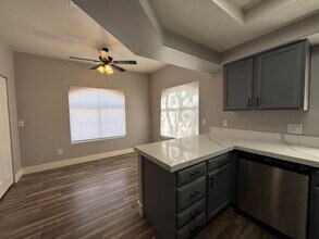 541 Indian Bluff St in Las Vegas, NV - Building Photo - Building Photo