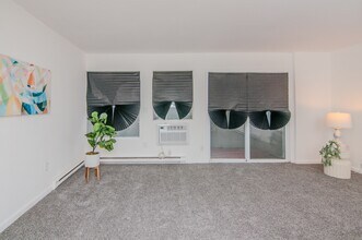 4194 Packard St in Ann Arbor, MI - Building Photo - Building Photo