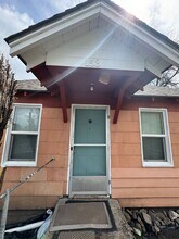 153 Octavia Ave in Klamath Falls, OR - Building Photo - Building Photo