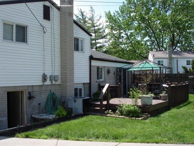 2719 Pall Mall Dr in Sterling Heights, MI - Foto de edificio - Building Photo
