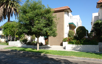 221 W Tujunga Ave in Burbank, CA - Building Photo - Building Photo