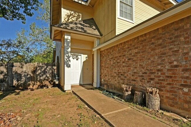 7604 Woodstone Cove in Austin, TX - Building Photo - Building Photo