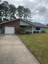 110 Elwood Rd in Jacksonville, NC - Building Photo