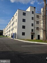 49 W Diamond Ave in Gaithersburg, MD - Building Photo - Building Photo