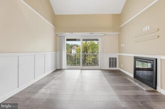20309 Beaconfield Terrace in Germantown, MD - Building Photo - Building Photo
