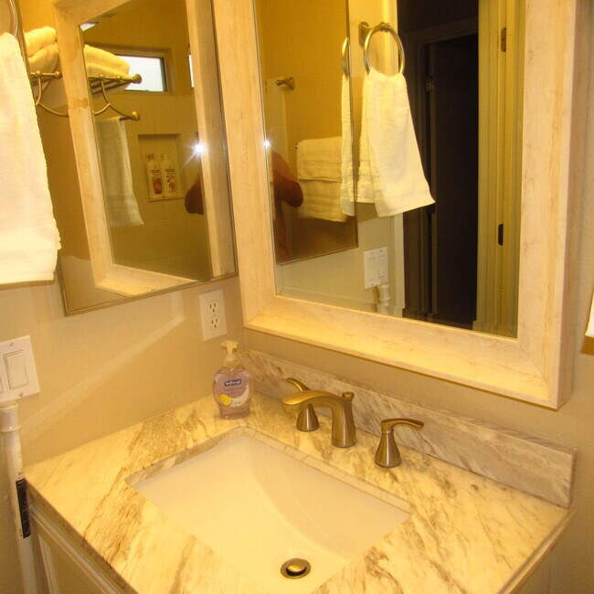 4385 E Campo Bello Dr in Phoenix, AZ - Building Photo - Building Photo