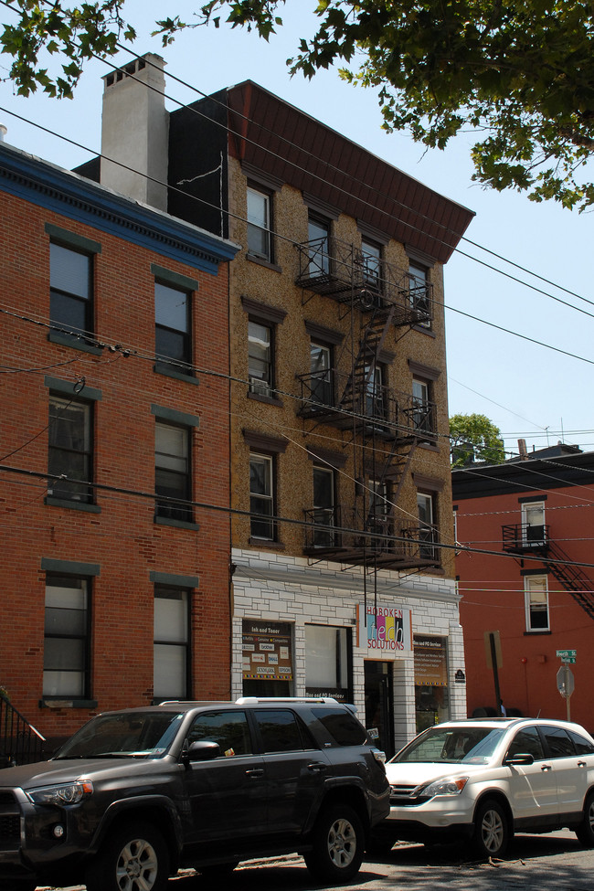 401 Bloomfield St in Hoboken, NJ - Foto de edificio - Building Photo