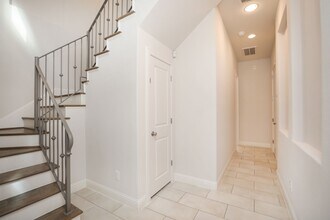 4102 Feagan St in Houston, TX - Foto de edificio - Building Photo