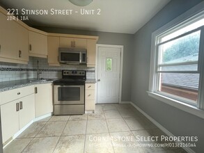 221 Stinson St in Hamilton, ON - Building Photo - Building Photo