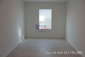 1716 Tropical Oasis Ave in Plant City, FL - Building Photo - Building Photo