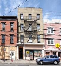 379 Palisade Ave in Jersey City, NJ - Building Photo - Building Photo
