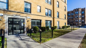 6949 S Paxton Ave in Chicago, IL - Building Photo