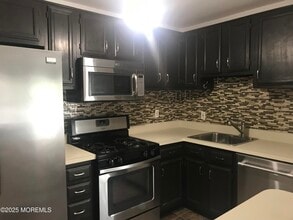 336 Sequoia Ct in Howell, NJ - Building Photo - Building Photo
