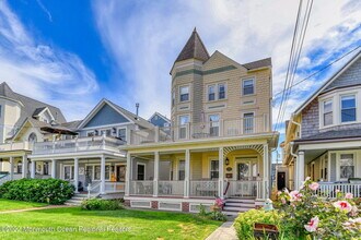 8 Surf Ave in Ocean Grove, NJ - Building Photo - Building Photo