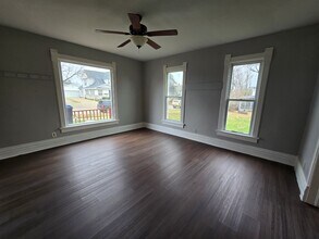 949 13th St in Marion, IA - Foto de edificio - Building Photo