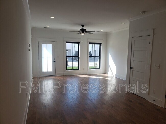 205 McAuliffe St in Murfreesboro, TN - Building Photo - Building Photo