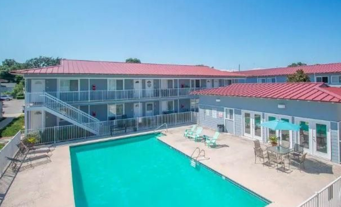 1664 Beach Blvd, Unit M160 in Biloxi, MS - Building Photo