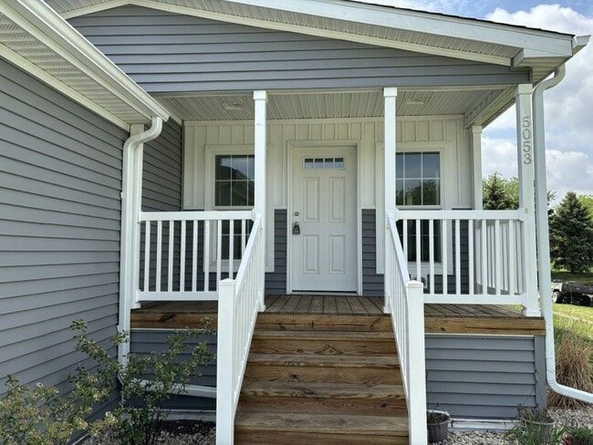 property at 5053 W Sawgrass Dr