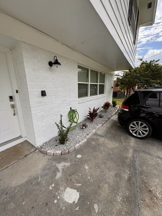 6070 Longchamp Dr in Jacksonville, FL - Building Photo - Building Photo