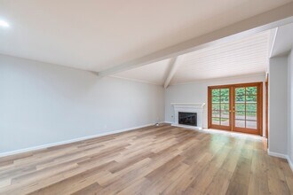 26 Sausalito Cir E in Manhattan Beach, CA - Building Photo - Building Photo