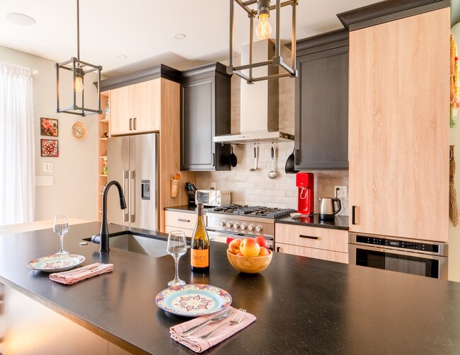 53R Bailey St, Unit 53R in Boston, MA - Building Photo - Building Photo