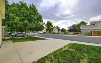 4105 S Himalaya Way in Aurora, CO - Building Photo - Building Photo