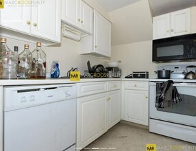 10 Glencoe St, Unit 6 in Boston, MA - Foto de edificio - Building Photo