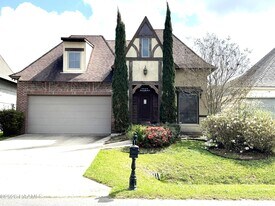 126 Heathwood Dr in Broussard, LA - Building Photo