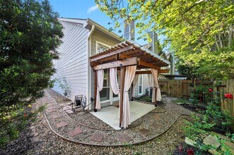 2351 Summit Way Ct in Houston, TX - Building Photo - Building Photo