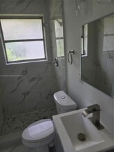 2416 Sherman St in Hollywood, FL - Foto de edificio - Building Photo