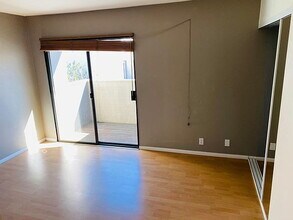 8434 Via Sonoma in San Diego, CA - Building Photo - Building Photo