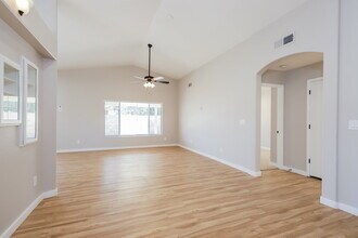 7055 W Sanna St in Peoria, AZ - Building Photo - Building Photo