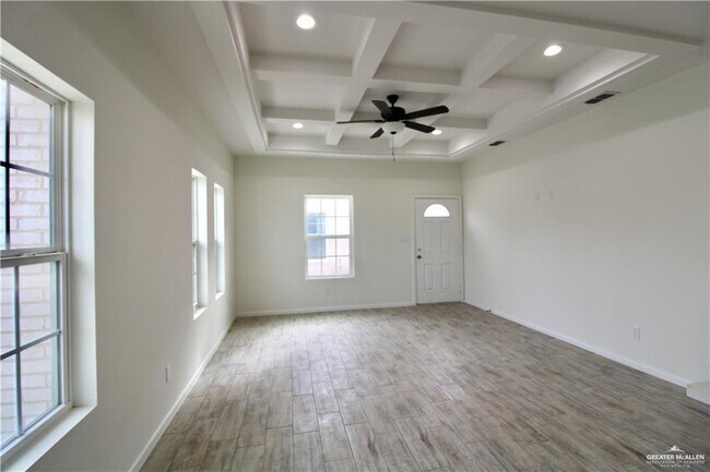 14 Hooper St in San Juan, TX - Foto de edificio - Building Photo