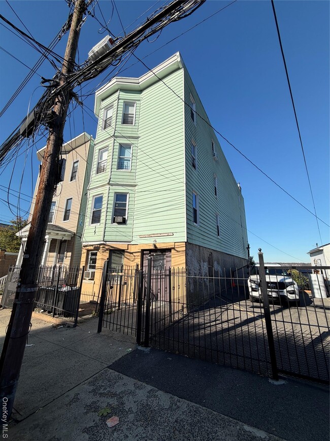 property at 25 Cliff St
