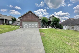 606 Rowan Cir in Crestview, FL - Building Photo - Building Photo