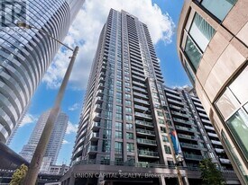 19 Grand Trunk Crescent in Toronto, ON - Building Photo