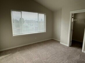 18010 NE 47th Ave in Vancouver, WA - Building Photo - Building Photo