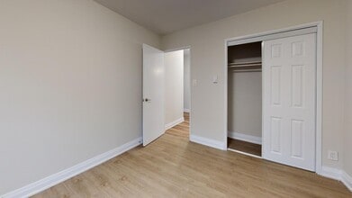 Slessor Boulevard in Grimsby, ON - Building Photo - Building Photo