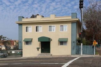 Villa De Oro Apartments in San Diego, CA - Building Photo - Building Photo